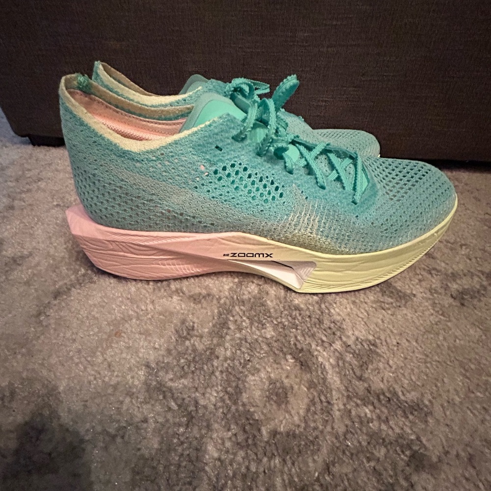 Nike VaporFly W 12/M 10.5